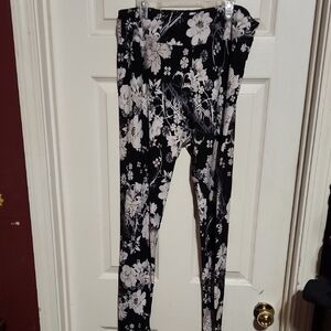 LuLaRoe Black and White Floral Leggings TC